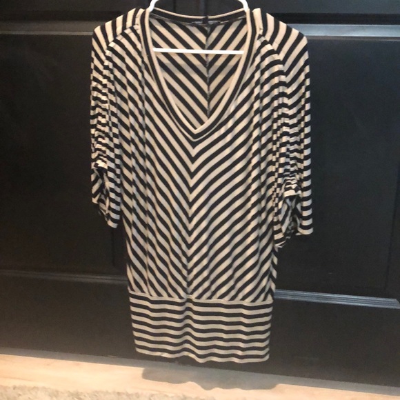 Nice flowy blouse - Picture 1 of 2